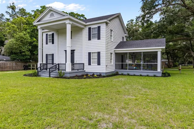 $300,000 | 330 Northeast 1st Avenue, Williston, FL 32696