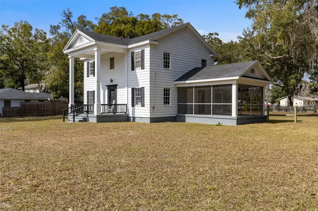 $300,000 | 330 Northeast 1st Avenue, Williston, FL 32696