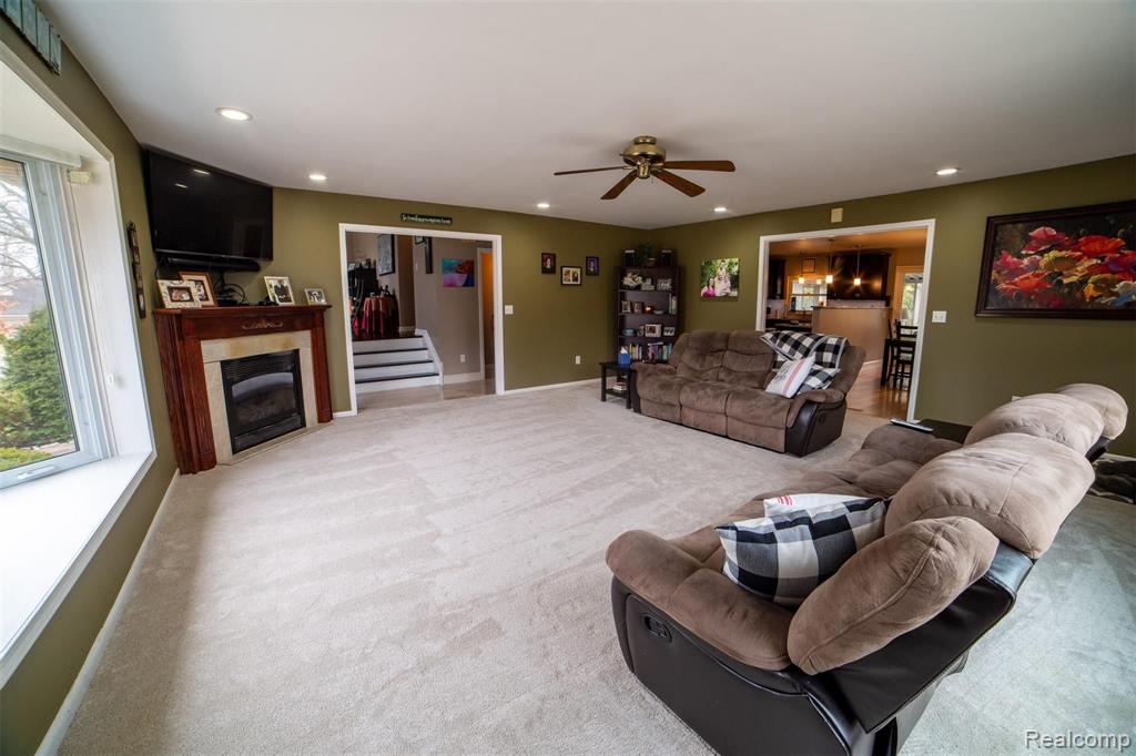42262 Park Ridge Road Novi, MI 48375 - Photo 6 of 37
