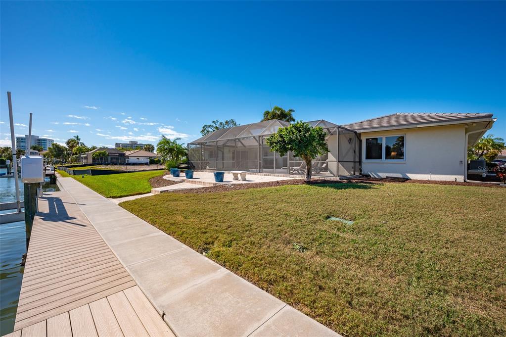 548 Gunwale Lane Longboat Key, FL 34228 - Photo 43 of 57
