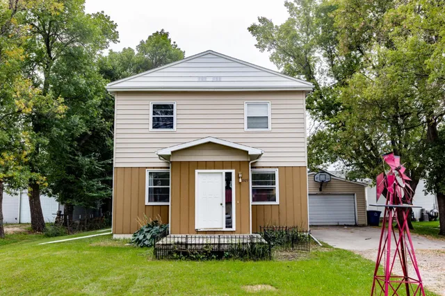$229,900 | 1009 North 18th Avenue, Moorhead, MN 56560