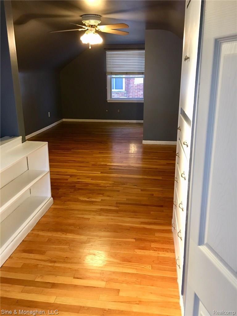 21253 Littlestone Road Harper Woods, MI 48225 - Photo 14 of 24 14.jpg