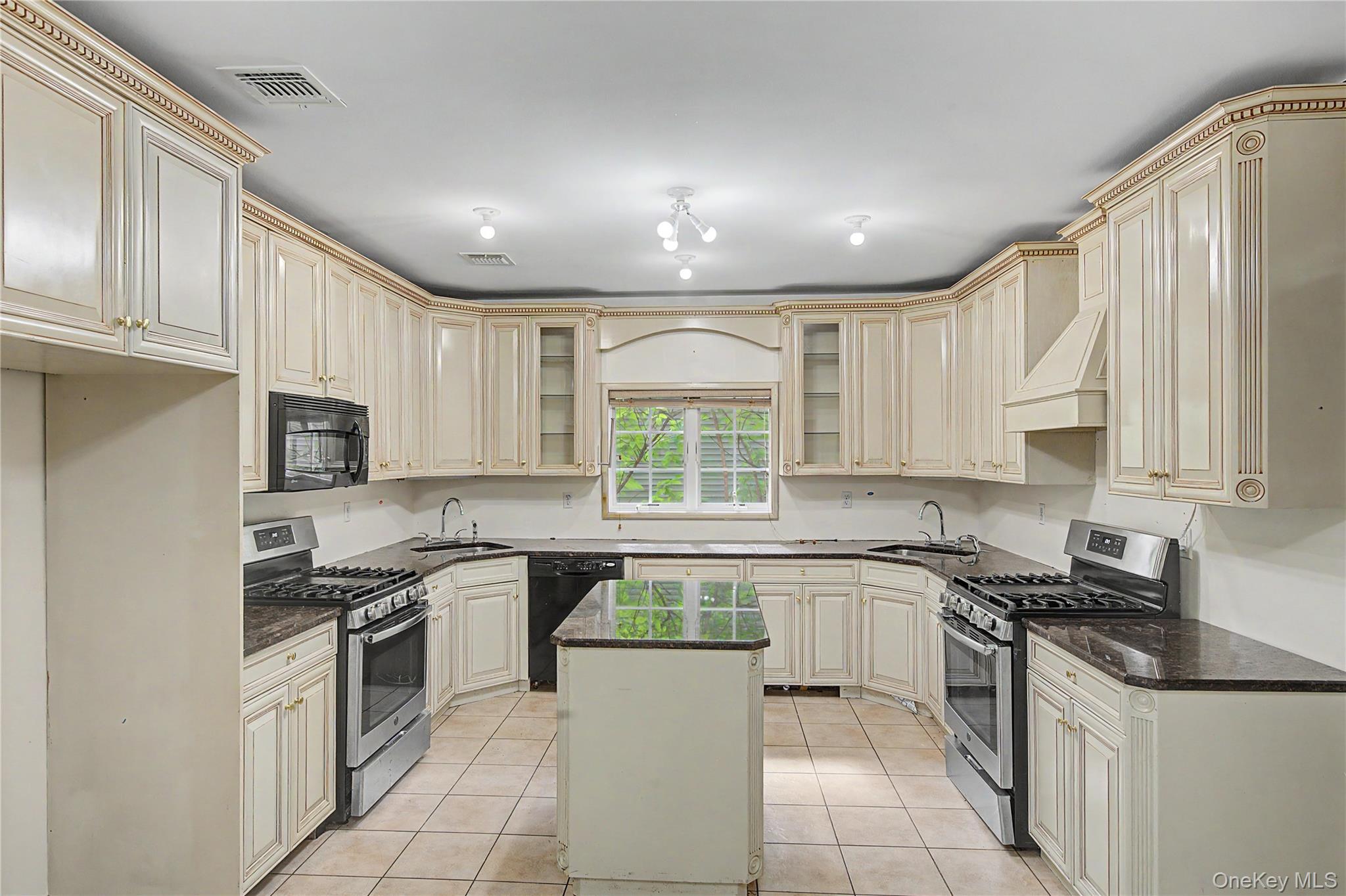 11 Laura Place, Unit 2 Spring Valley, NY 10977 - Photo 12 of 49