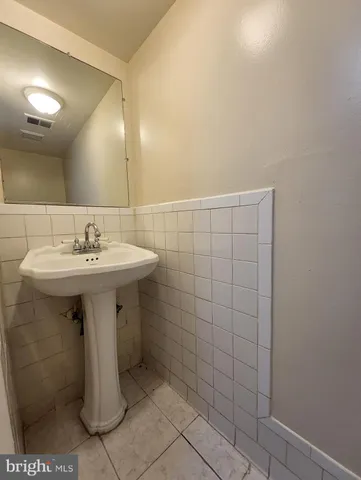 $2,000 | 16550 Sherwood Place, Woodbridge, VA 22191