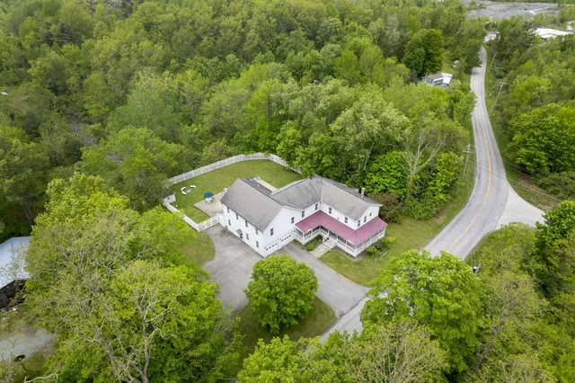$499,000 | 1851 York St Extension, Poultney, VT 05764