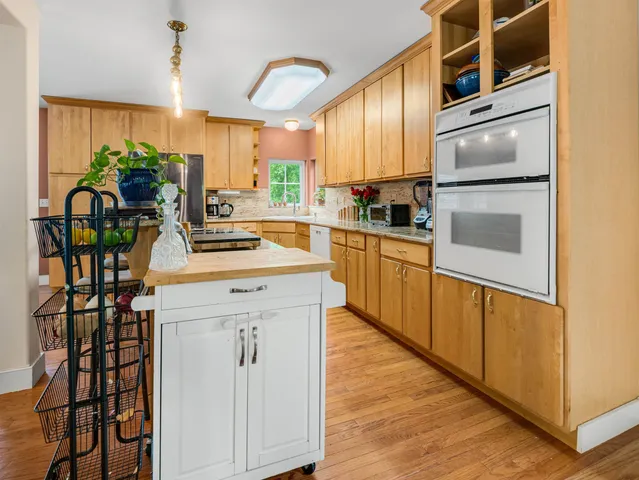 $499,000 | 1851 York St Extension, Poultney, VT 05764