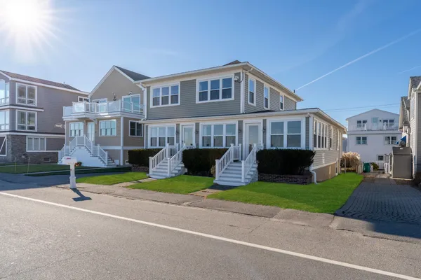 $1,107,000 | 745 Ocean Boulevard, Hampton, NH 03842