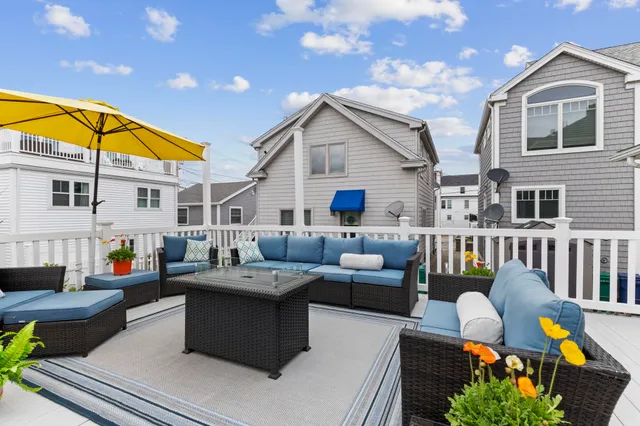 $1,450,000 | 745 Ocean Boulevard, Hampton, NH 03842