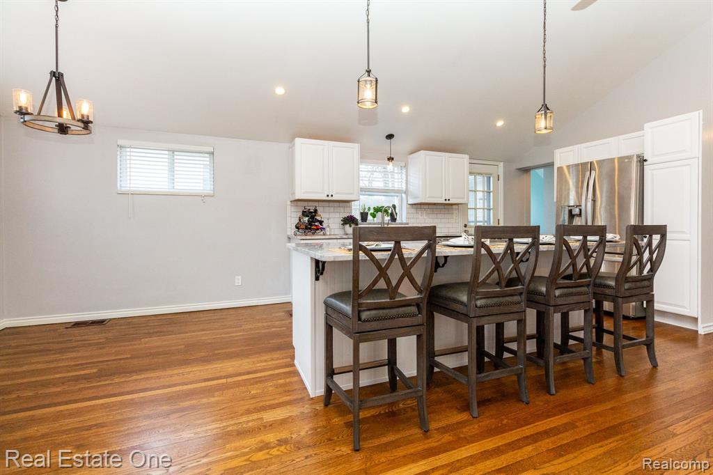 1433 Courtland Boulevard Rochester Hills, MI 48307 - Photo 9 of 35