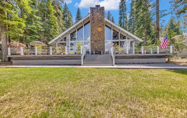 $2,295,000 | 213 Lake Almanor W Drive, Chester, CA 96020