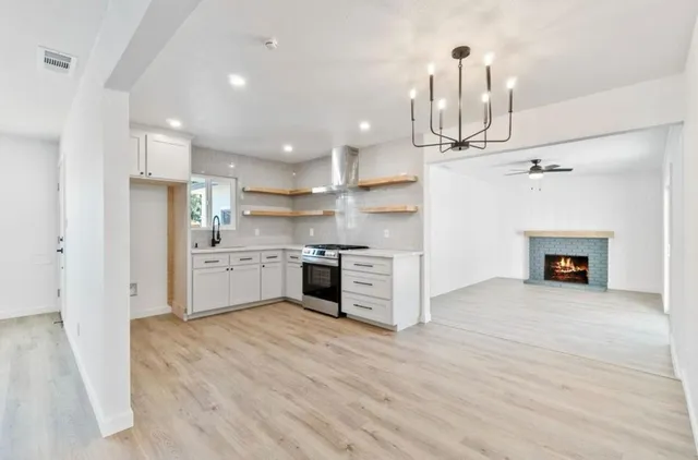 $2,300 | 934 West Alamos Avenue, Clovis, CA 93612