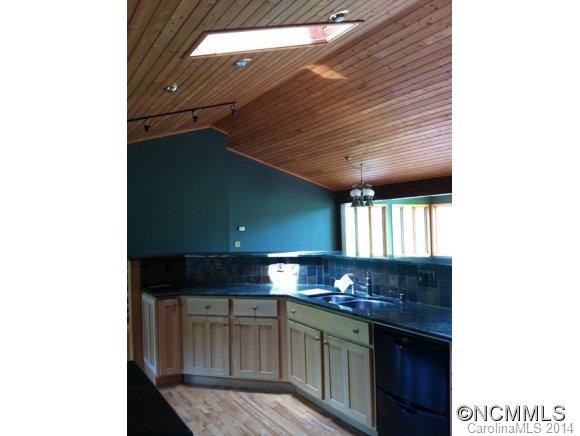 300 Barclay Road Brevard, NC 28712 - Photo 5 of 23 Gallery Image 5