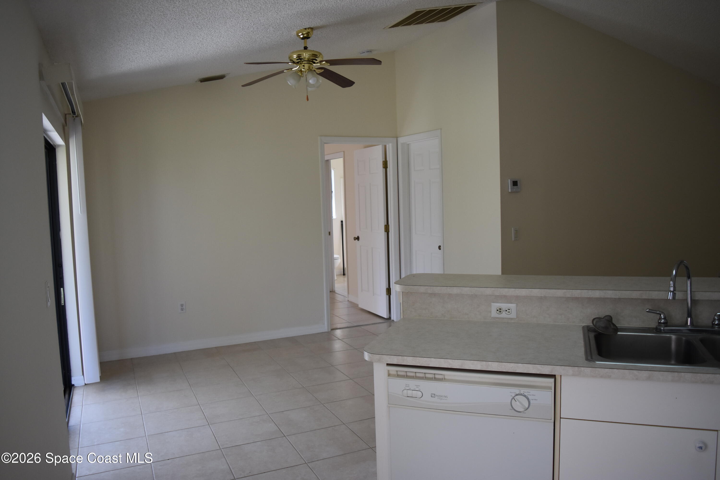 247 High Road Northwest Palm Bay, FL 32907 - Photo 5 of 23 DSC_0689