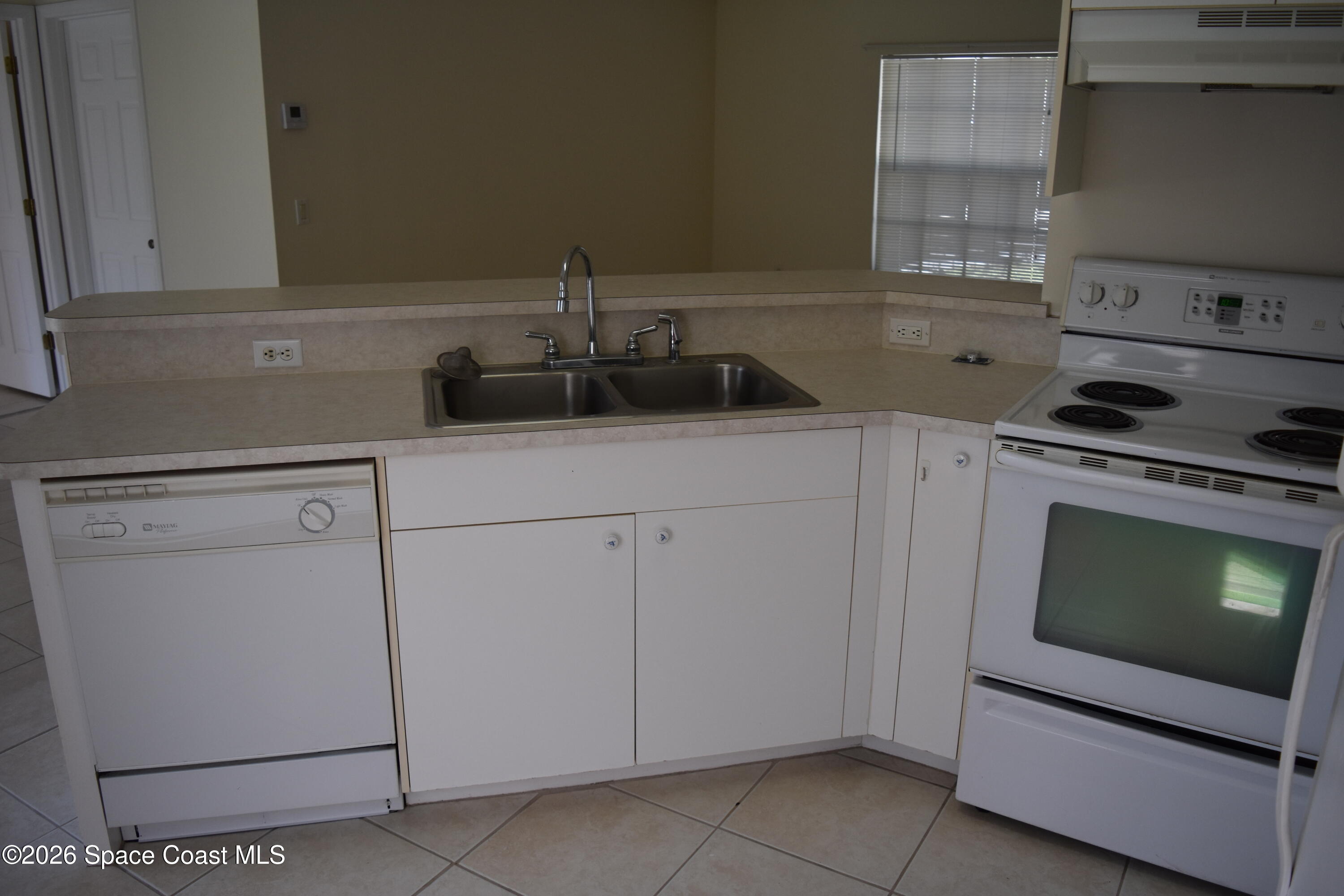 247 High Road Northwest Palm Bay, FL 32907 - Photo 7 of 23 DSC_0690