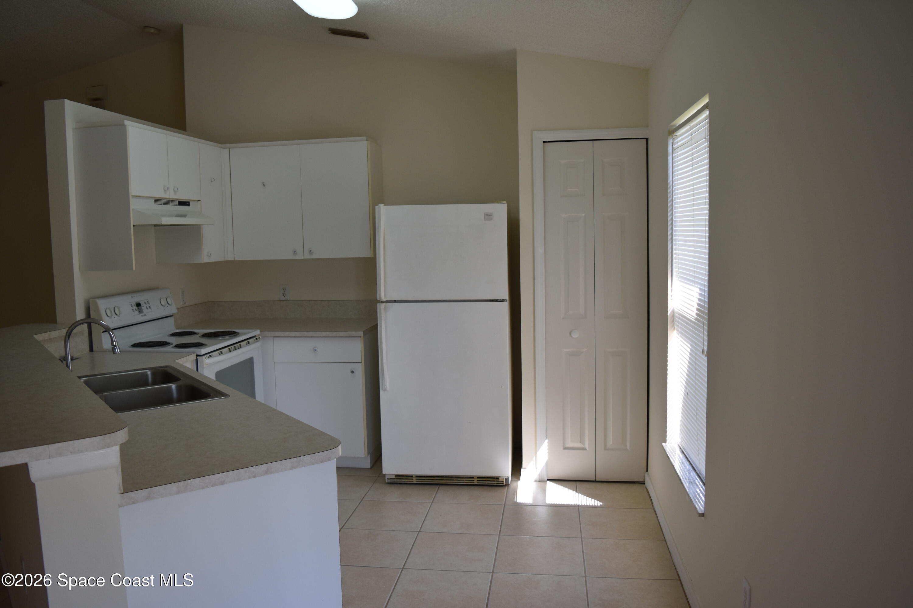 247 High Road Northwest Palm Bay, FL 32907 - Photo 8 of 23 DSC_0692