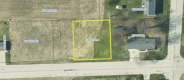 $49,500 | Navarino Street, Unit 4, Algoma, WI 54201