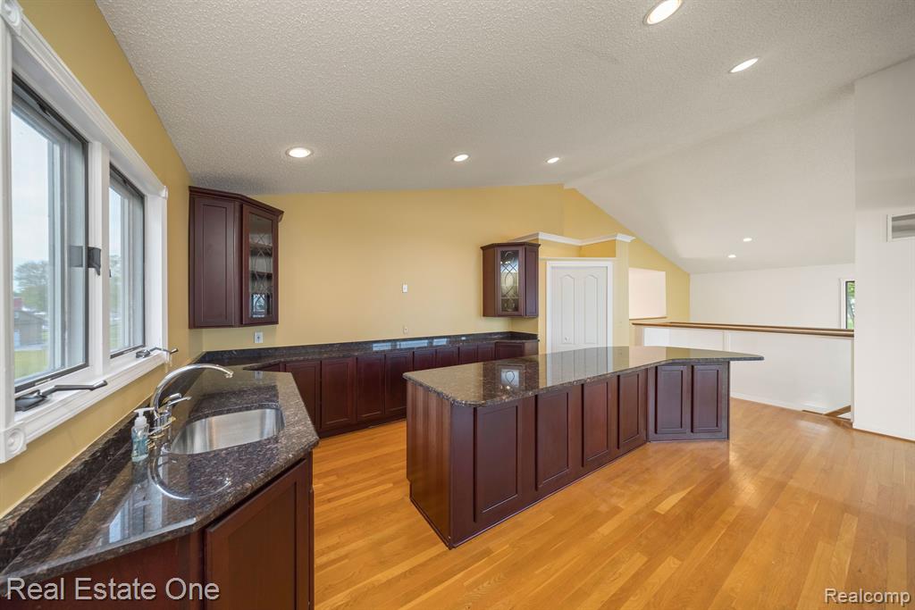 48712 Point Lakeview Street Chesterfield, MI 48047 - Photo 25 of 71