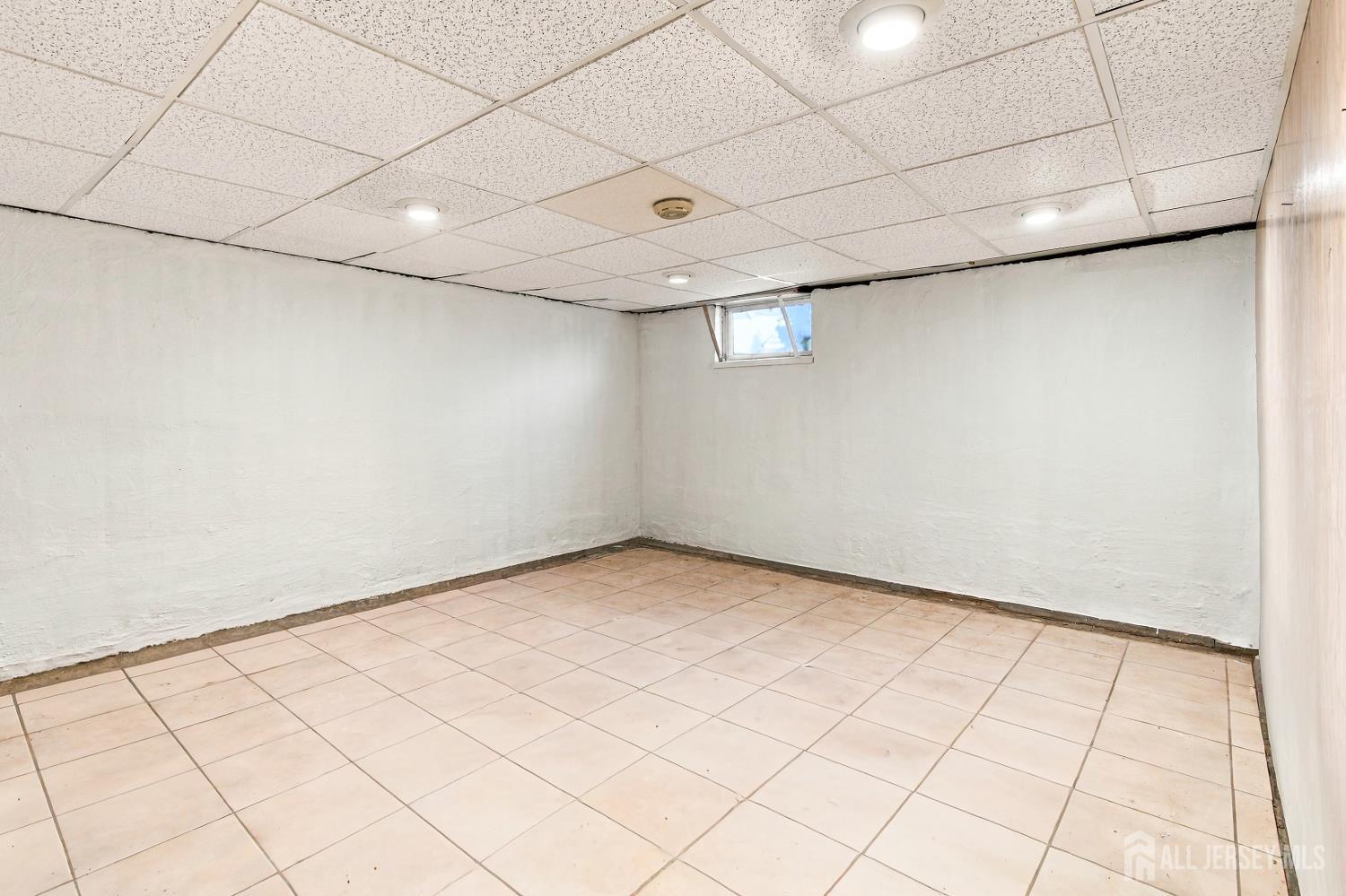 943 New Dover Road Edison, NJ 08820 - Photo 22 of 30 Gallery Image 22