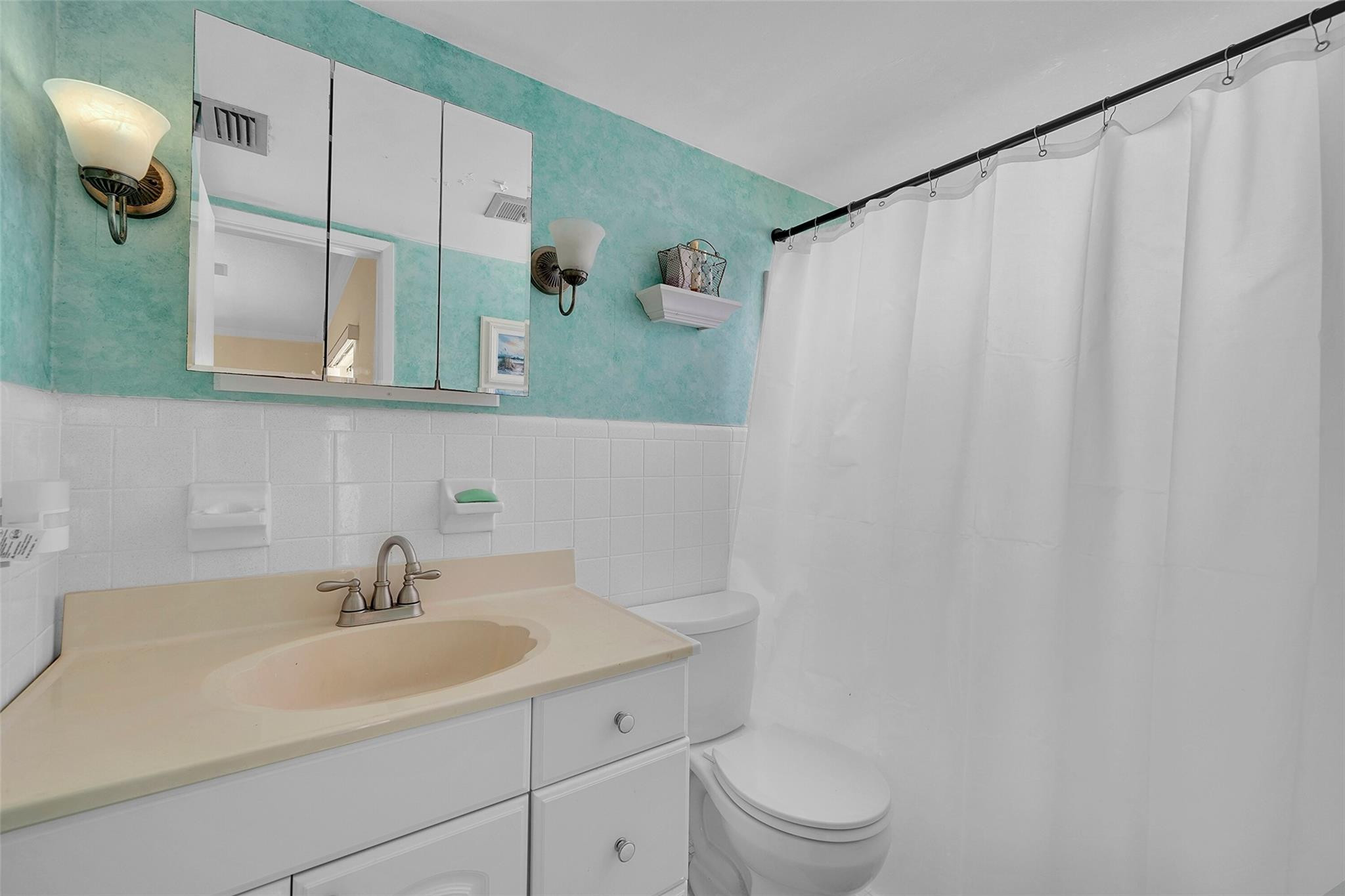 2050 Northeast 39th Street, Unit E306 Lighthouse Point, FL 33064 - Photo 14 of 25 Photo 14