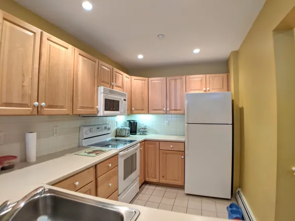 $2,250 | 42 Forest Knoll Way, Unit G4, Waterville Valley, NH 03215