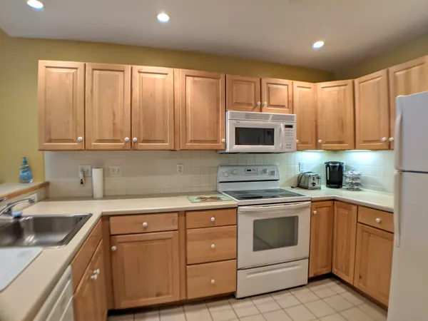 $2,250 | 42 Forest Knoll Way, Unit G4, Waterville Valley, NH 03215
