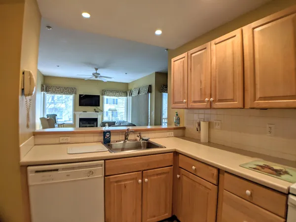 $2,250 | 42 Forest Knoll Way, Unit G4, Waterville Valley, NH 03215