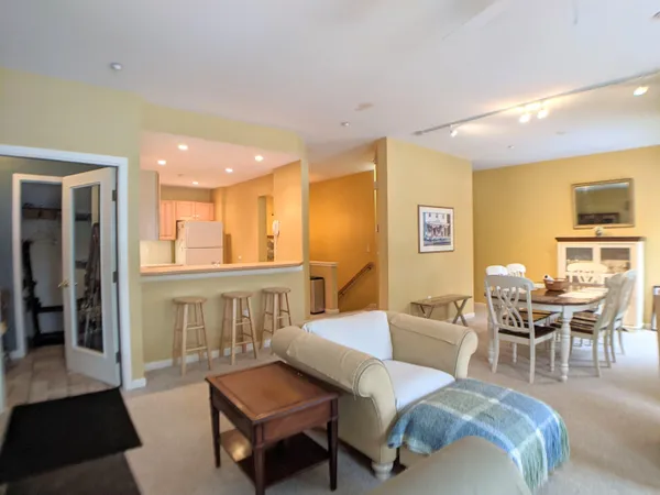 $2,250 | 42 Forest Knoll Way, Unit G4, Waterville Valley, NH 03215