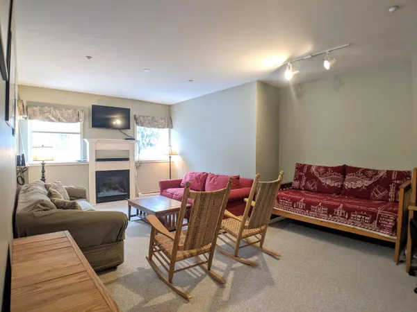 $2,250 | 42 Forest Knoll Way, Unit G4, Waterville Valley, NH 03215