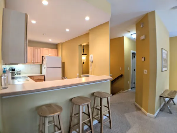 $2,250 | 42 Forest Knoll Way, Unit G4, Waterville Valley, NH 03215