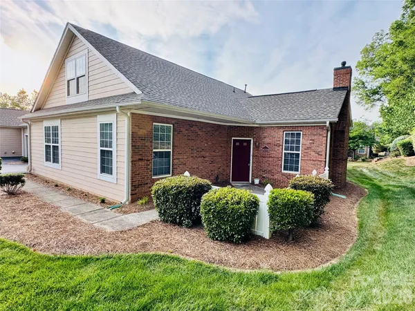 $324,500 | 8035 Sultana Circle, Charlotte, NC 28227