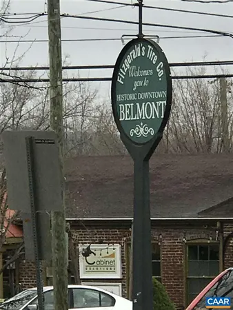 $2,000 | 804 Hinton Avenue, Unit B, Charlottesville, VA 22902