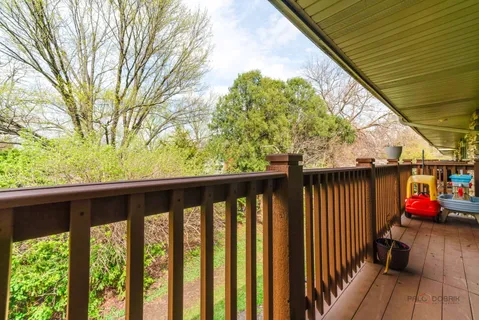 $189,900 | 300 Opatrny Drive, Unit 224, Fox River Grove, IL 60021