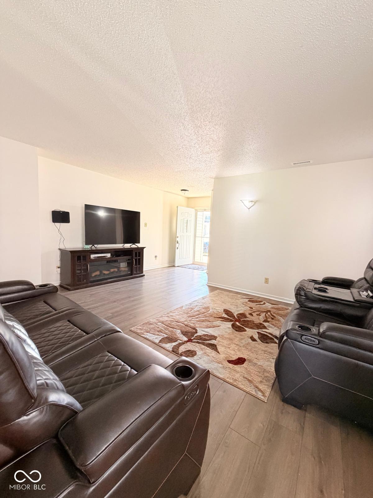 8748 Hosta Way Camby, IN 46113 - Photo 4 of 13