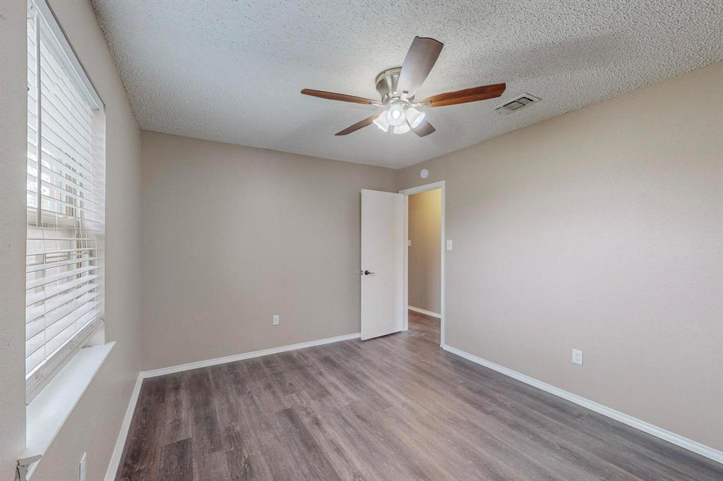 2124 Robinson Street Irving, TX 75060 - Photo 25 of 40