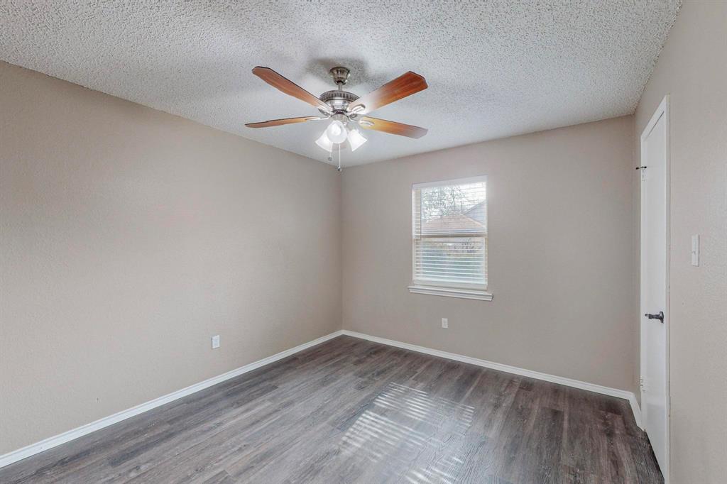 2124 Robinson Street Irving, TX 75060 - Photo 27 of 40