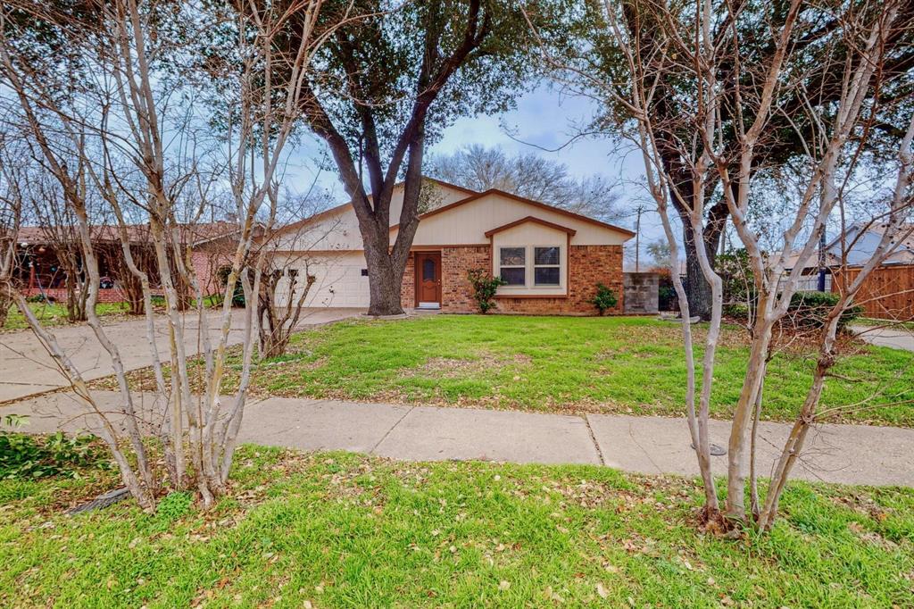 2124 Robinson Street Irving, TX 75060 - Photo 3 of 40