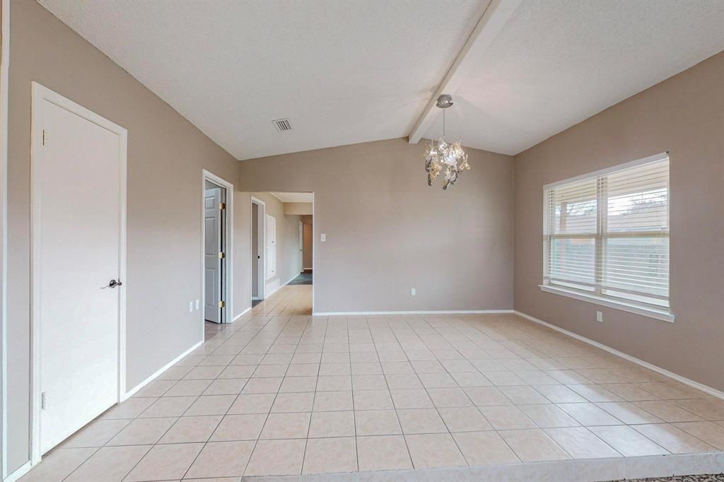 2124 Robinson Street Irving, TX 75060 - Photo 9 of 40