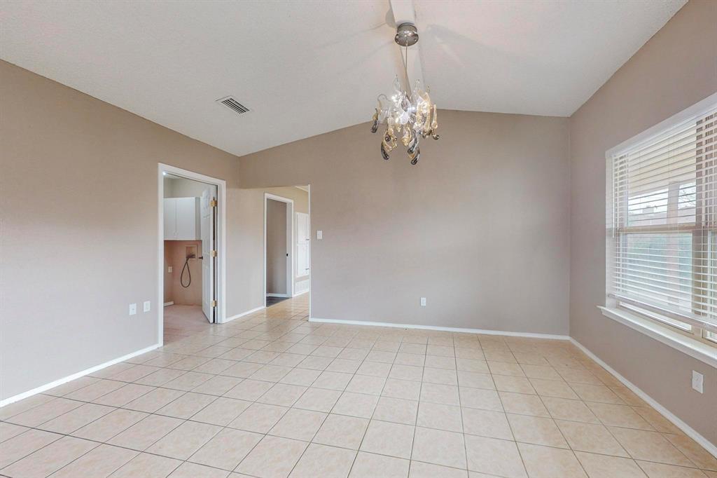 2124 Robinson Street Irving, TX 75060 - Photo 10 of 40