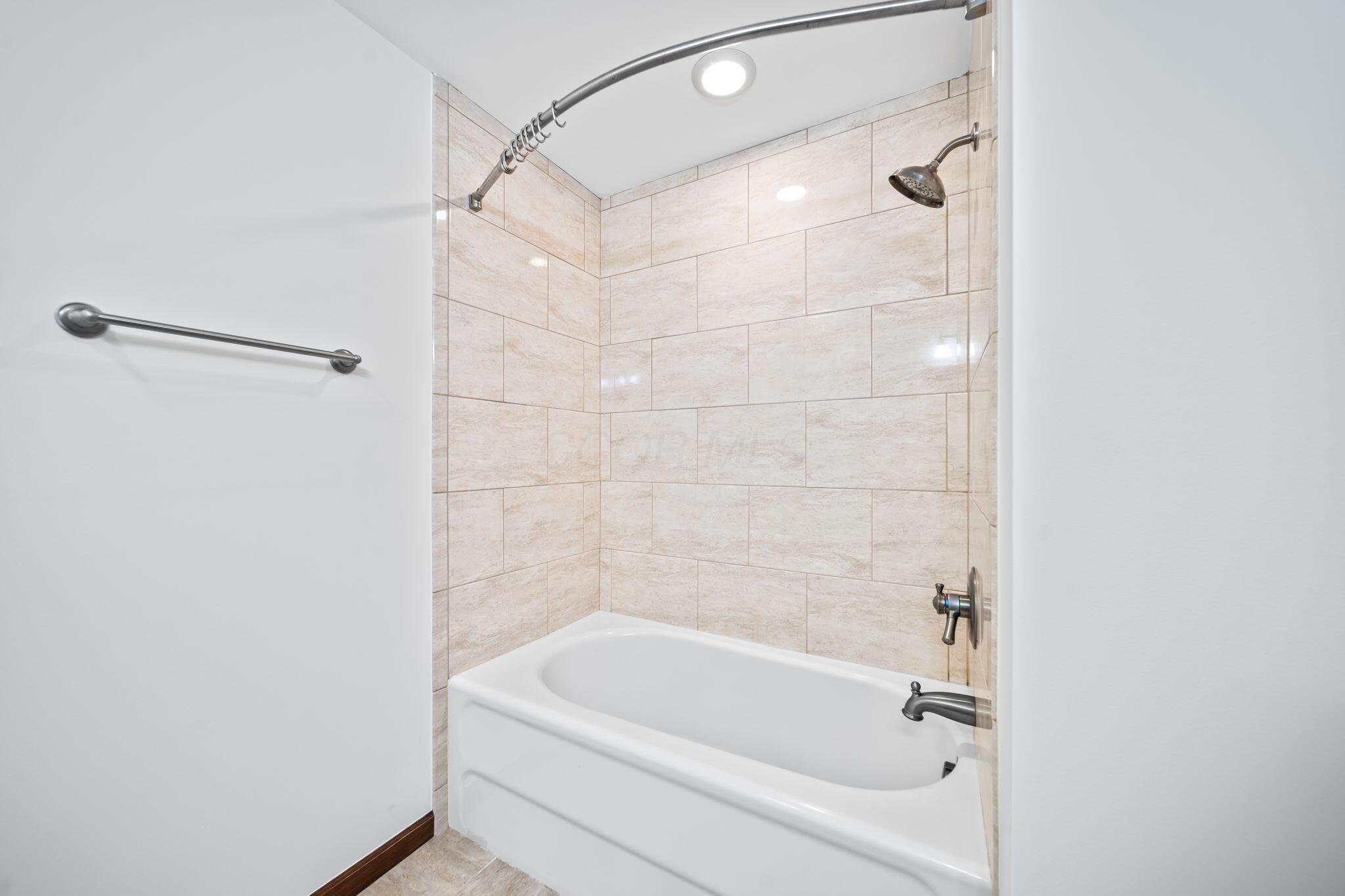 9426 Bennington Chapel Road Croton, OH 43013 - Photo 50 of 127 Upstairs Bathroom