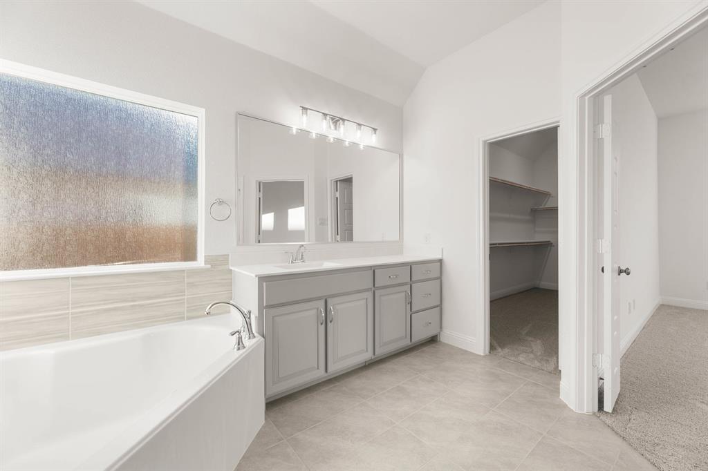 47 Magpie Street Joshua, TX 76058 - Photo 14 of 30 47 Magpie-Primary Suite-3