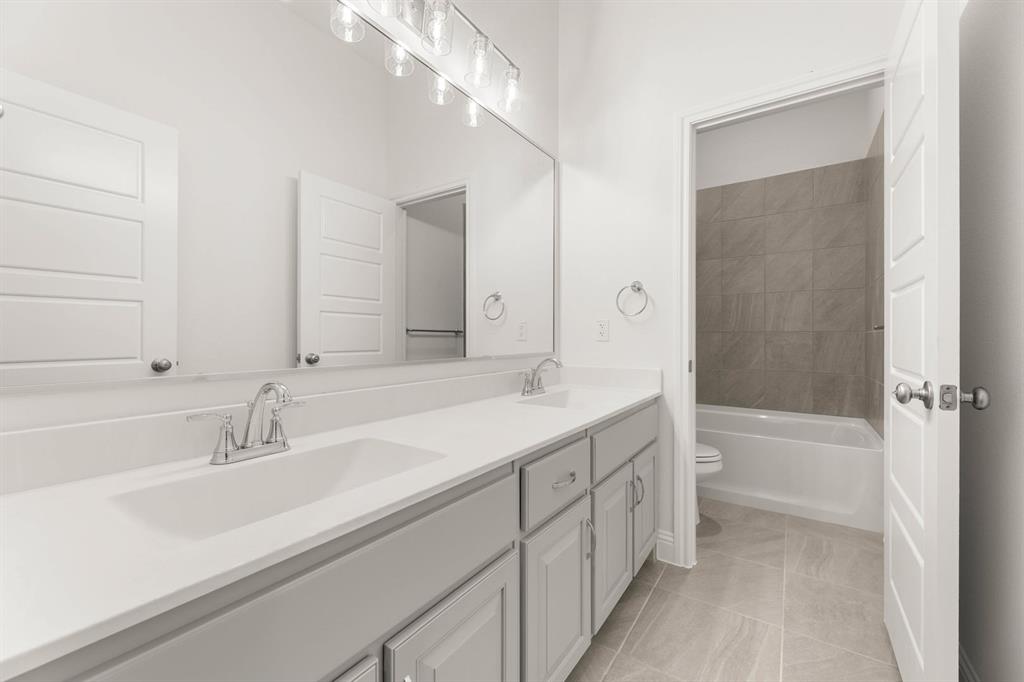 47 Magpie Street Joshua, TX 76058 - Photo 19 of 30 47 Magpie-Bathroom-1