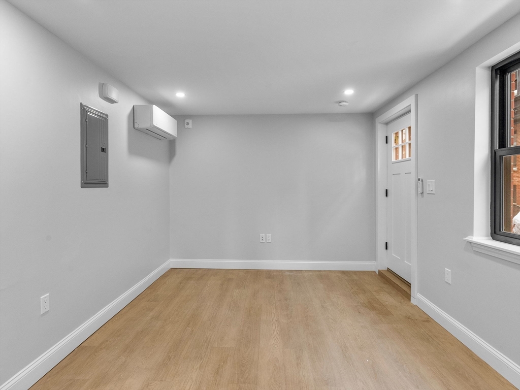 4 Hull Street, Unit 1 Boston, MA 02113 - Photo 3 of 11