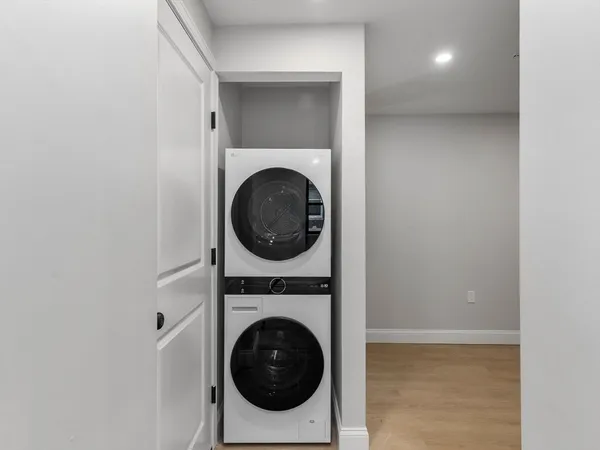 $3,075 | 4 Hull Street, Unit 1, Boston, MA 02113