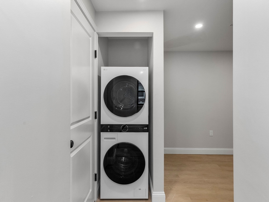 4 Hull Street, Unit 1 Boston, MA 02113 - Photo 5 of 11