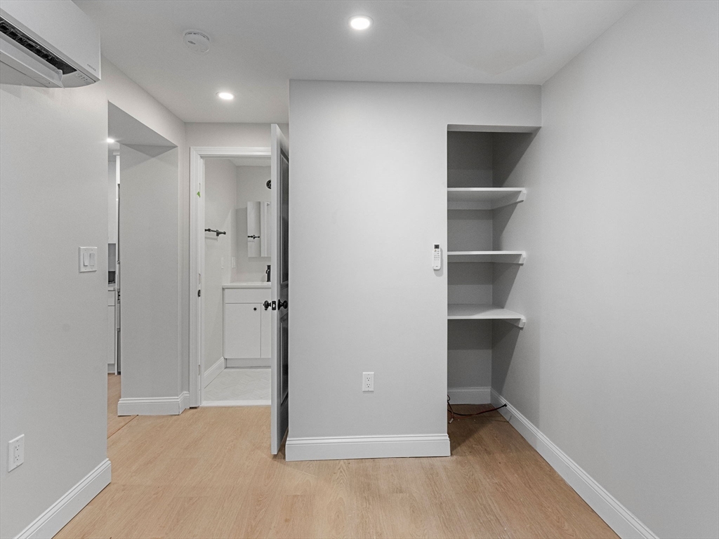 4 Hull Street, Unit 1 Boston, MA 02113 - Photo 6 of 11