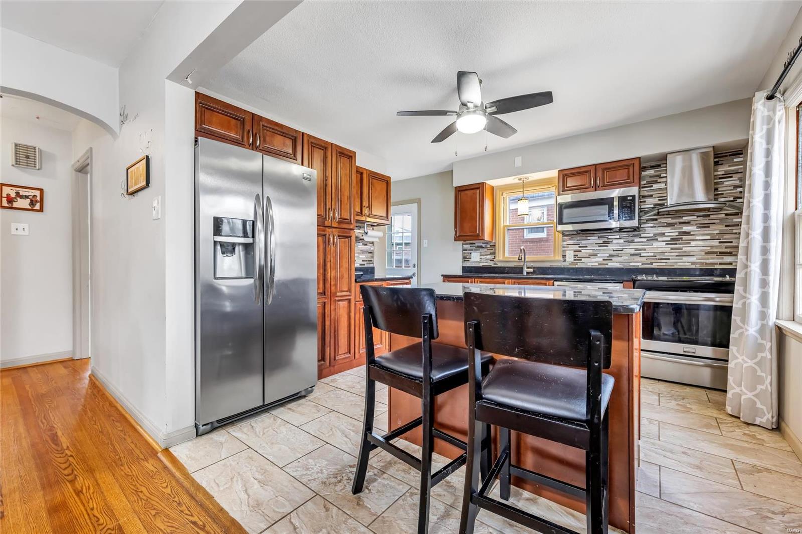 1528 North Berry Road St. Louis, MO 63119 - Photo 8 of 20 Gallery Image 8