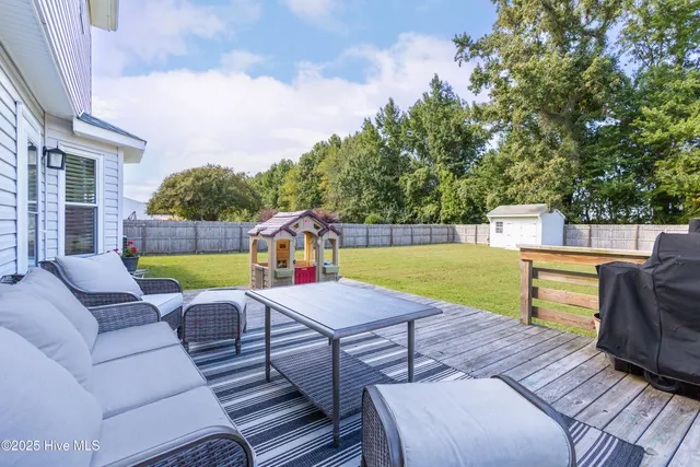 $430,000 | 172 Green View Road, Moyock, NC 27958