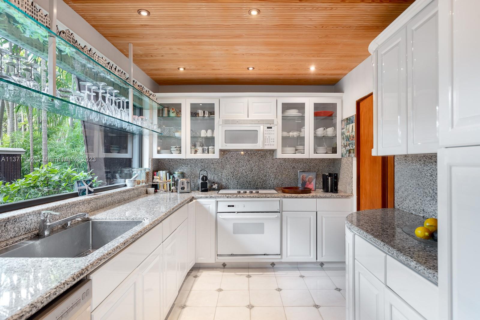 3003 Seminole Street Miami, FL 33133 - Photo 14 of 43