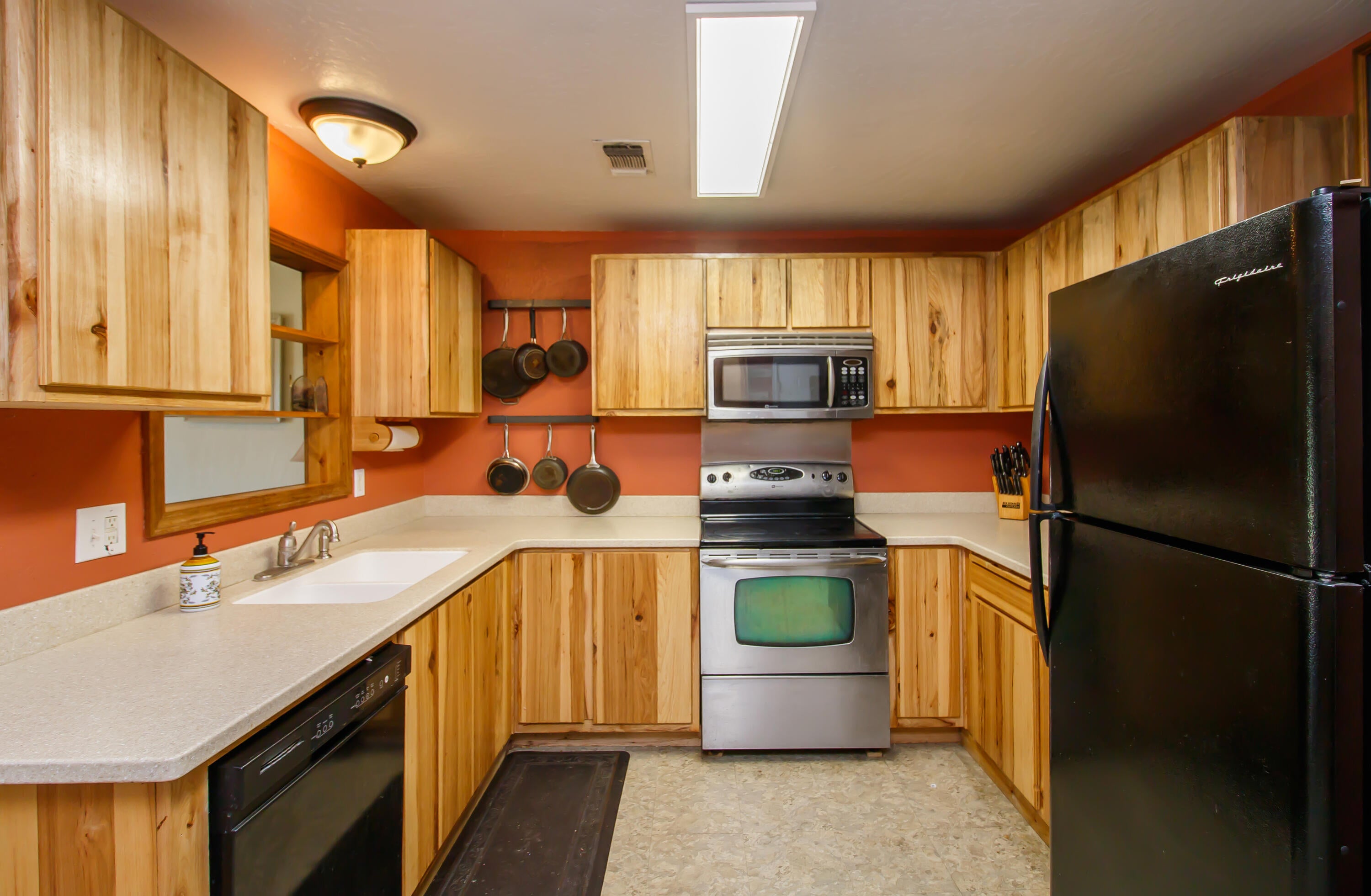 5468 Peace Lane Central Point, OR 97502 - Photo 10 of 32 10