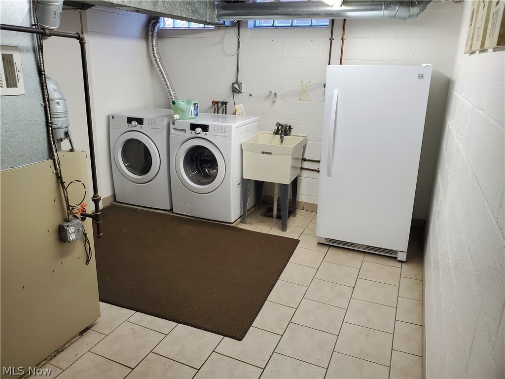 1249 Blanchester Road Lyndhurst, OH 44124 - Photo 18 of 22 washer & dryer stay - freezer not staying